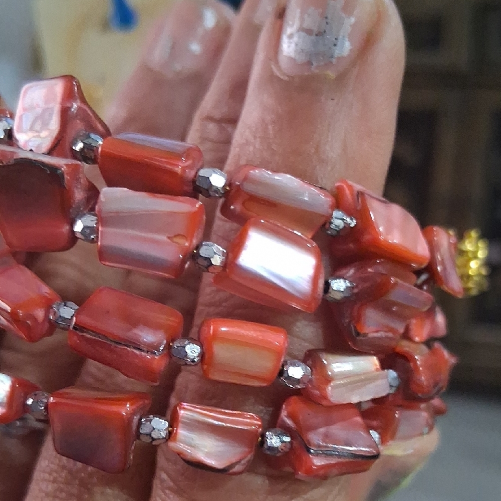 Elegant Pink Beaded Jewelry Set - Picture 9 of 13
